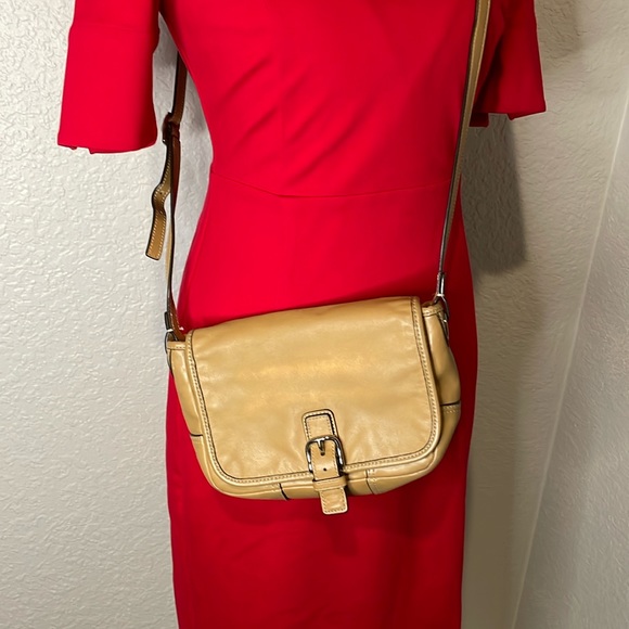 Coach Bags Coach Hadley Field Bag Crossbody Tan Leather Shoulder